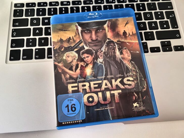 Freaks Out